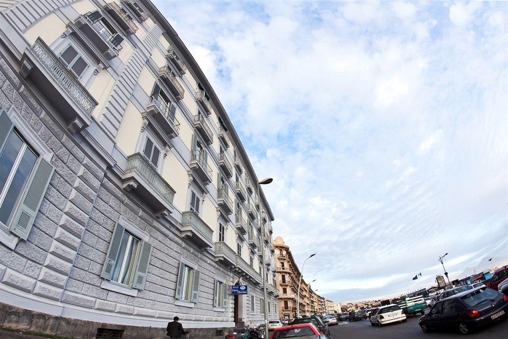 H Rooms Boutique Hotel Napoli Esterno foto