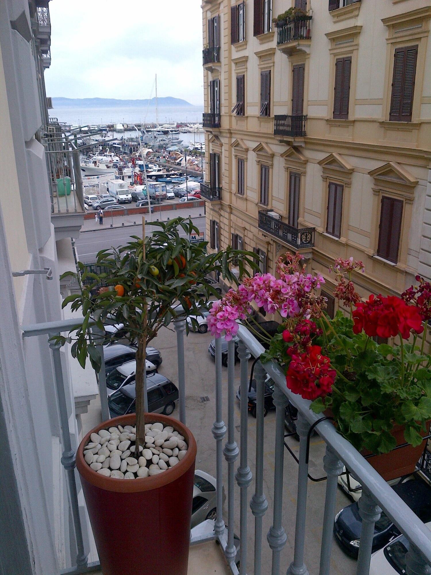 H Rooms Boutique Hotel Napoli Esterno foto