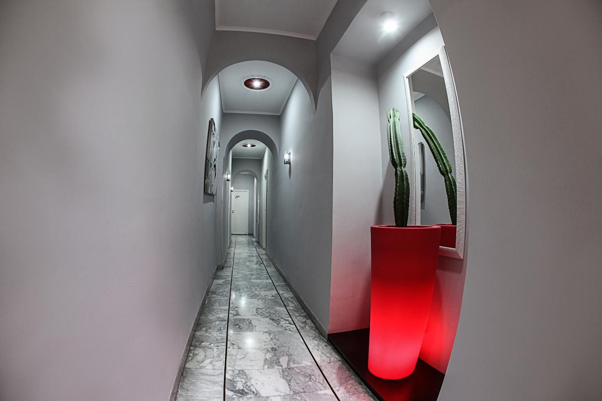H Rooms Boutique Hotel Napoli Esterno foto